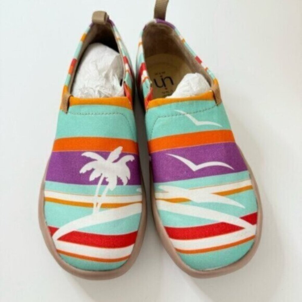 Size 8 UIN Slip On Shoes Canvas Comfortable Loafers Colorful Palm
